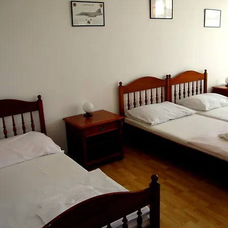 Konukevi Aviatik Čáslav
